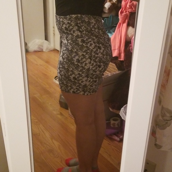 Pencil skirt!! Lightly worn. - Picture 6 of 6